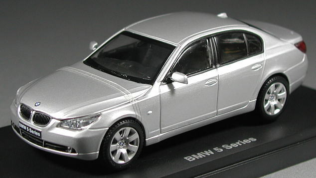 BMW 545i セダン (E60/シルバー) (ミニカー) 商品画像2