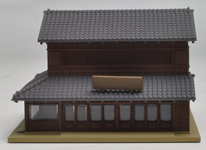 DioTown Corner Shop with Traditonal Eaves 1 (Model Train)