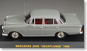 メルセデス 200D Heck flosse 1966 (ミニカー)