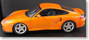 ポルシェ 996 TECH ART オレンジ (ミニカー)