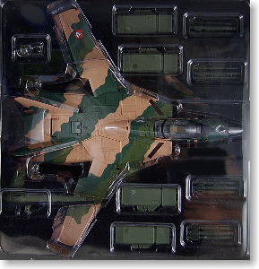 1/48完全変形版VF－1A ロービジ迷彩仕様(完成品)