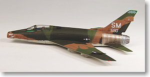 F-100D スーパーセイバー `ベトナム・ウォー` (完成品飛行機)