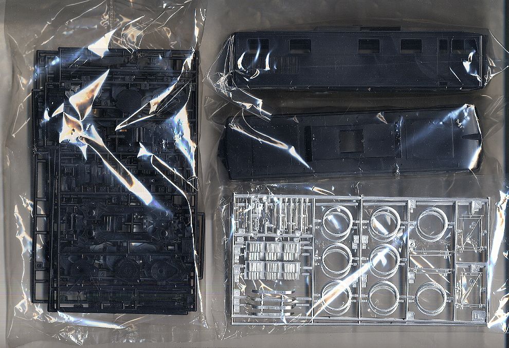 EH10 51号機 (プラモデル) 中身1