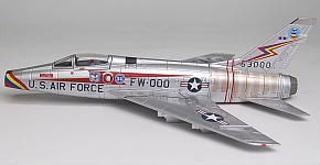 F-100D スーパーセイバー `トリプル・ジルチ` (完成品飛行機)
