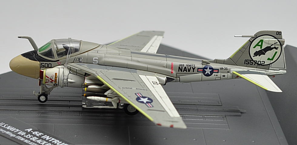 A-6E イントルーダー VA-35 ブラックパンサーズ AJ500 (1978) (完成品飛行機) 商品画像1