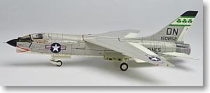 F-8Eクルセイダー VMFA（AW)-332 Shamrocks (完成品飛行機)
