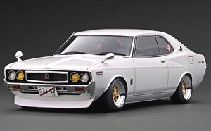 Nissan Laurel 2000SGX (C130) Metallic White/Purple (Diecast Car)