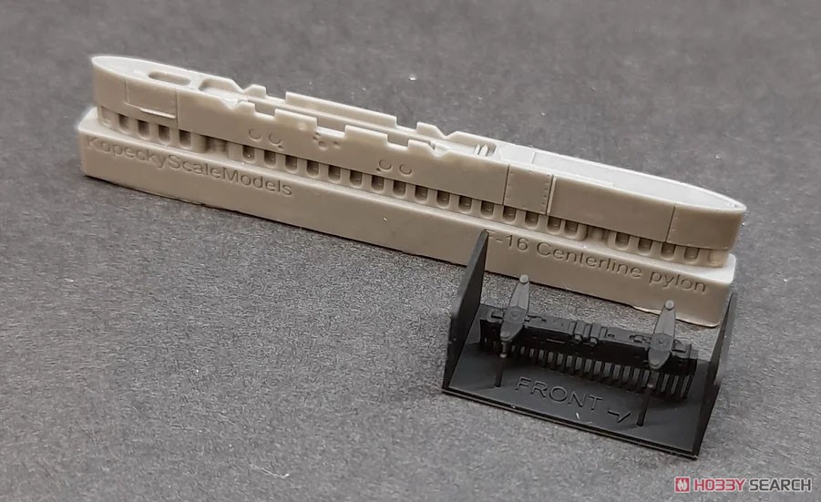 F-16 Centerline pylon (Plastic model) 商品画像1