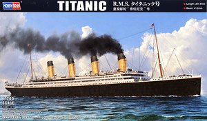 R.M.S Titanic (Plastic model)