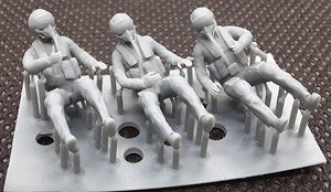 米軍パイロットw/HGU-55ヘルメット & MBU-14酸素マスク (3体入り) (プラモデル)