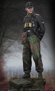 German tanker with arms backward-WWII (Plastic model)