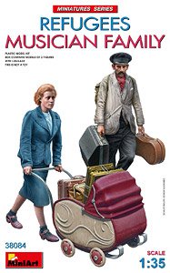 REFUGEES. MUSICIAN FAMILY (Plastic model)
