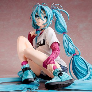 Hatsune Miku x Yoneyama Mai The Latest Street Style `Cute` (PVC Figure)