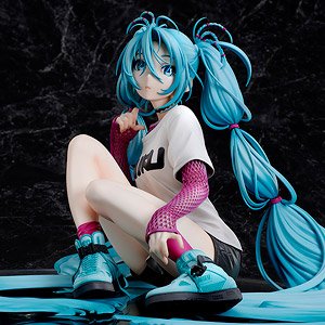 Hatsune Miku x Yoneyama Mai The Latest Street Style `Cute` Limited ver. (PVC Figure)