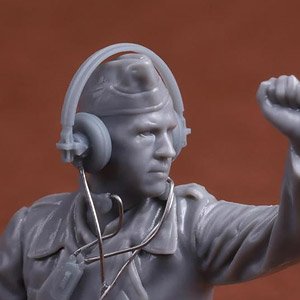 Headsets and throat mikes for German AFVs (Plastic model)