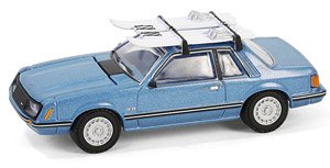 1981 Ford Mustang Ghia Coupe with Ski Roof Rack - Medium Blue Glow (ミニカー)