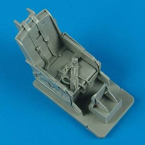 F-86 ejection seat with safety belts (Plastic model)