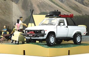 トヨタ 1980 ハイラックス N60, N70 ホワイト アクセサリー＆キャンピング ジオラマセット (ミニカー)