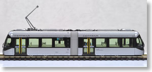 富山市内電車環状線 ＜セントラム＞ 9000形 9002 (銀) (鉄道模型)