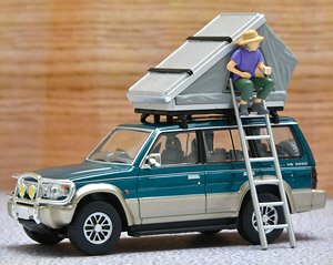TLV-N206c 三菱 パジェロ ミッドルーフワイド VR オプションパーツ装着車 (緑/ベージュ) 91年式 テント、フィギュア付 (ミニカー)