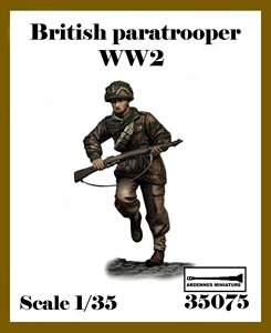 WWII リー・エンフィールド小銃を持つイギリス空挺部隊員 (プラモデル)