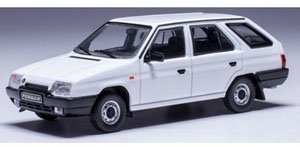 シュコダ フォアマン 1990 ホワイト (ミニカー)