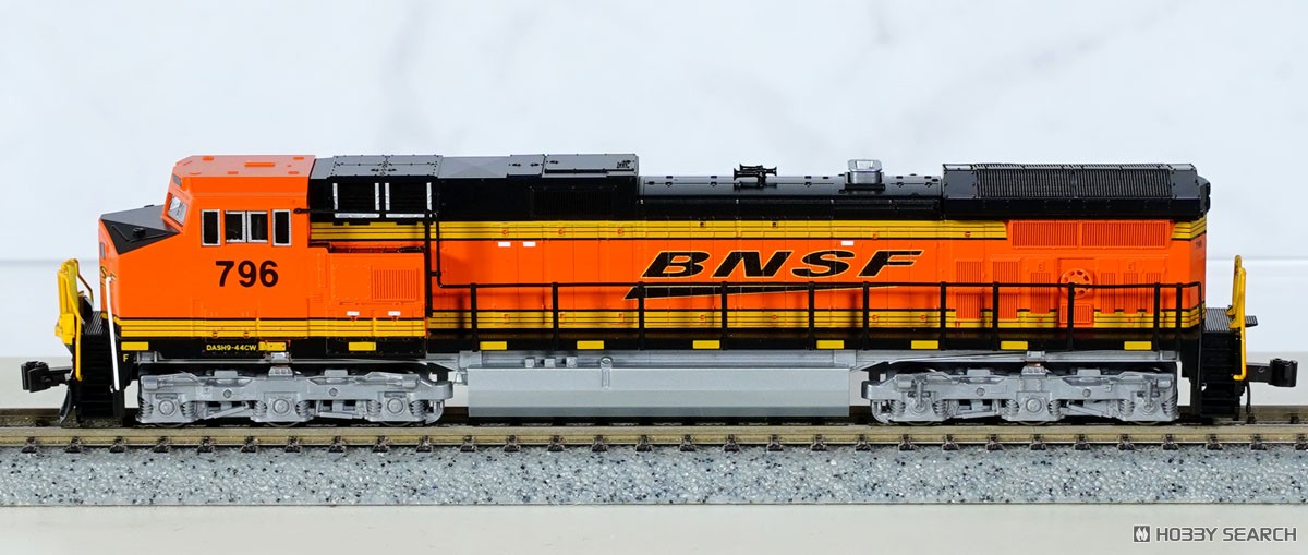 GE C44-9W BNSF Swoosh #796 ★外国形モデル (鉄道模型) 商品画像1