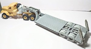 露・Krazクアーズトラクター&トレーラー改造キット・ボス・クァーズ255B (プラモデル)