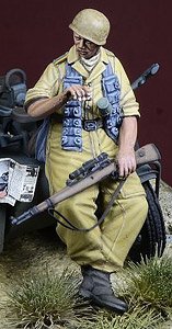 WWII ドイツ サイドカーに寄りかかる降下猟兵狙撃兵 イタリア1943-44/チュニジア1943 (プラモデル)