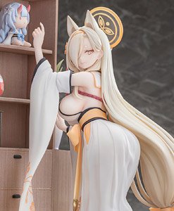 Blue Archive Kaho Memorial Lobby Ver. (PVC Figure)