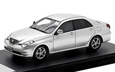 Toyota Verossa VR25 (2001) シルバーメタリック (ミニカー)