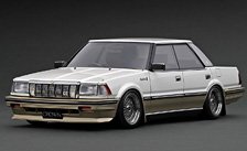 Toyota Crown 2.8 Royal Saloon G (120) Pearl White / Gold (ミニカー)