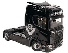 スカニア V8 730S トラクター ブラック (ミニカー)