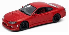 ニッサン シルビア (S15) レッド スポイラー無 (ミニカー)