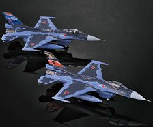 JASDF F-2A JASDF 70th Anniversary &70th Anniversary of Tsuiki Airbase Special Marking (Set of 2) (Plastic model)