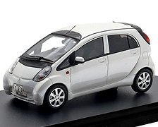 MITSUBISHI i T (2010) ホワイトパール (ミニカー)