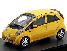 MITSUBISHI i T (2010) サンフラワーイエローソリッド (ミニカー)