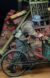 WWII ドイツ 武装親衛隊 車を押す兵士＃3 1942-45 (プラモデル)