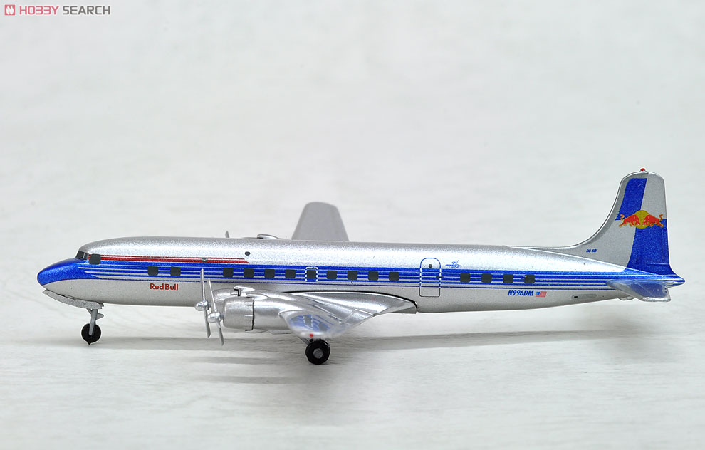 DC-6B ザ・フライングブルズ (レッドブルミュージアム) (完成品飛行機) 商品画像1