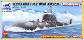 Russian Akula II Class Attack Submarine K335 Giepard (Plastic model)