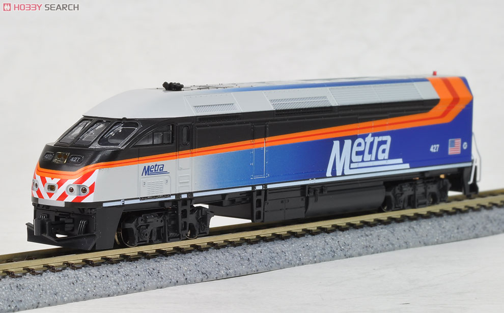 MP36PH Chicago METRA (シカゴメトラ), Gallery Bi-Level Commuter Train (銀/黒/青/橙帯) (基本・4両セット) ★外国形モデル (鉄道模型) 商品画像3