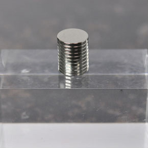 ネオジム磁石 丸形 (8mmx1mm) (10個入) (素材)