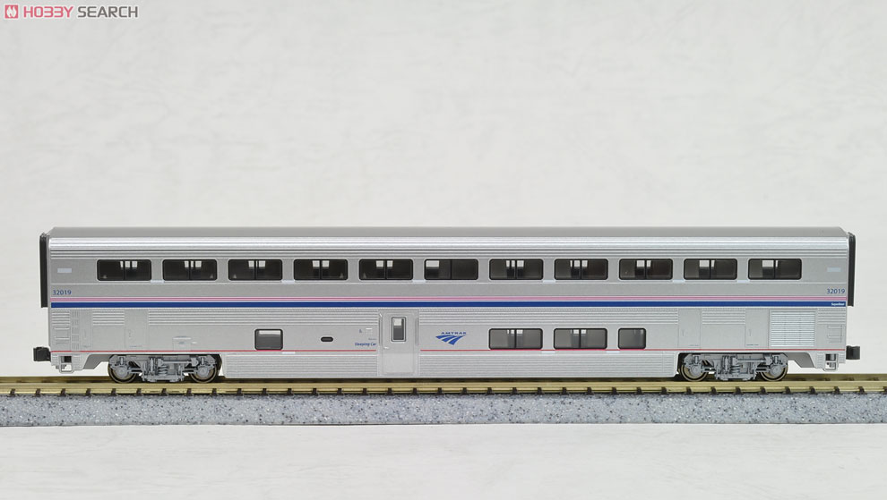 Amtrak Superliner Passenger Car Phase IVb, 4 Car Set A (アムトラックスーパーライナー客車・銀/赤青白帯) (増結A・4両セット) ★外国形モデル 商品画像6