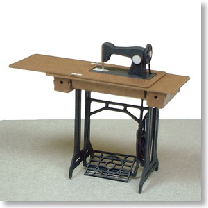 [Miniatuart] Miniatuart Petit Sewing machine (Unassembled Kit) (Railway Related Items)