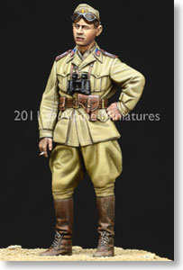 WW II Italian AFV Officer (Plastic model)