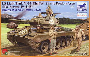 Light Tank M24 Chaffee w/Tank Crew (4 figures) (Plastic model)