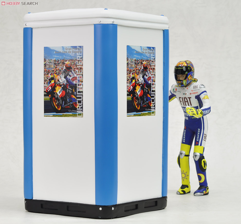 フィギュア V.ロッシ モトGP 2009 ヘレス + 公衆トイレ (ミニカー) 商品画像3