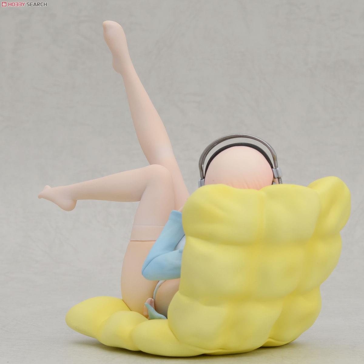 Super Sonico -Bikini & Sofa ver.- (PVC Figure) 商品画像19 Modal