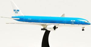 B777-200ER KLMアジア航空 (ランディングギア&スタンド付属) (完成品飛行機)