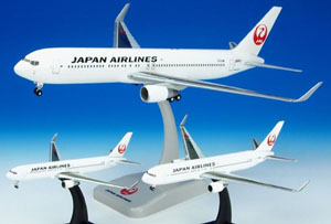 JAL 767-300 (ウイングレット付) 1/200 スナップインモデル (完成品飛行機)